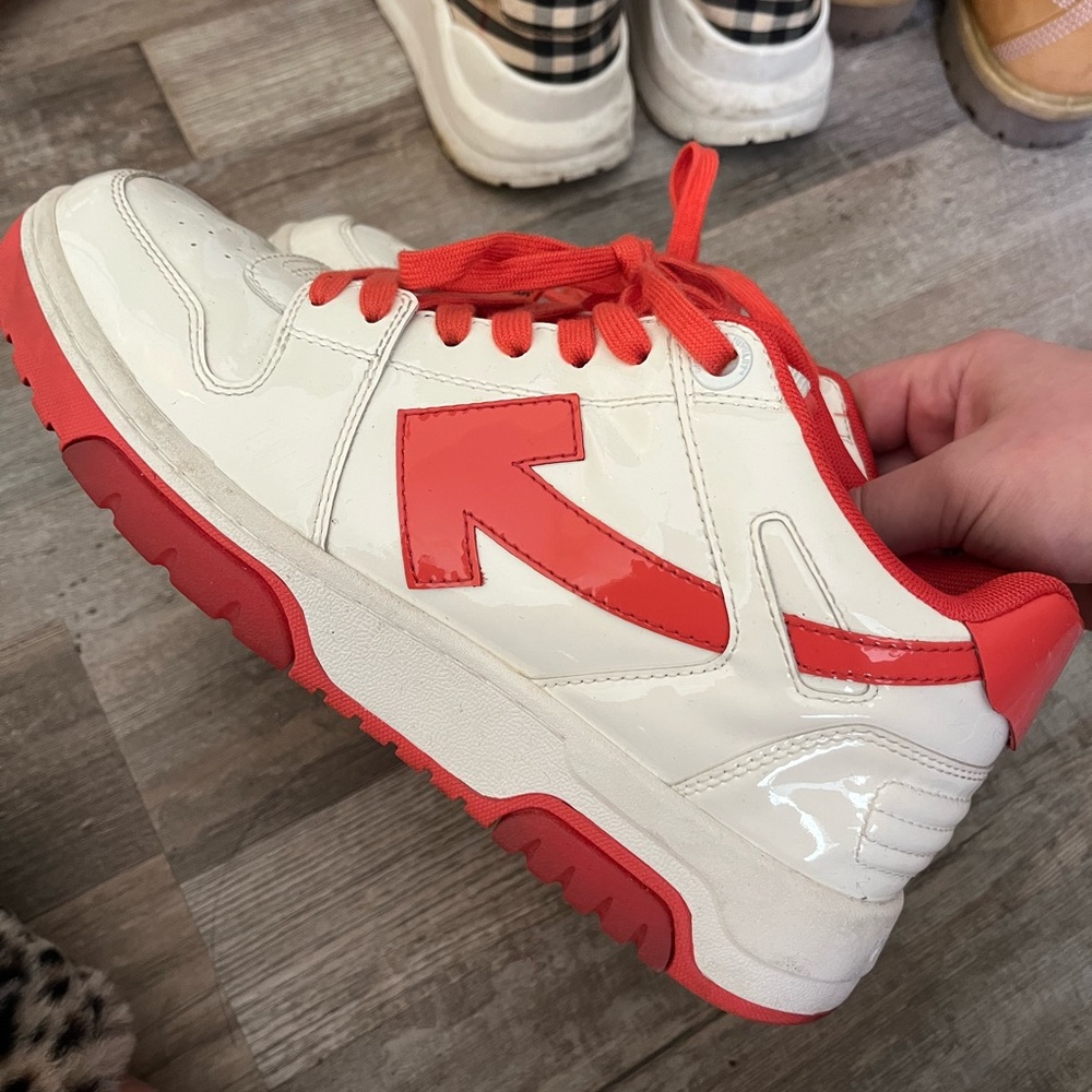 Men’s Off-White sneaker
